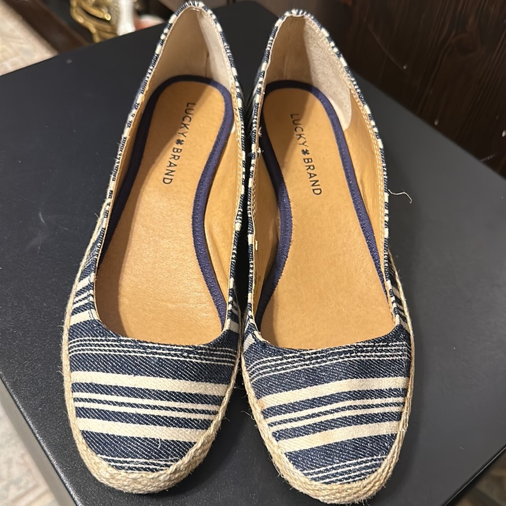 J .CREW WOMENS ESPADRILLES SHOES SIZE 7.5M COLOR WHITE AND BLUE STRIPED